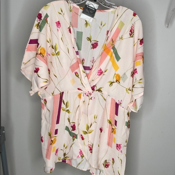 BLUSH FLORAL PRINT TOP - Picture 3 of 4